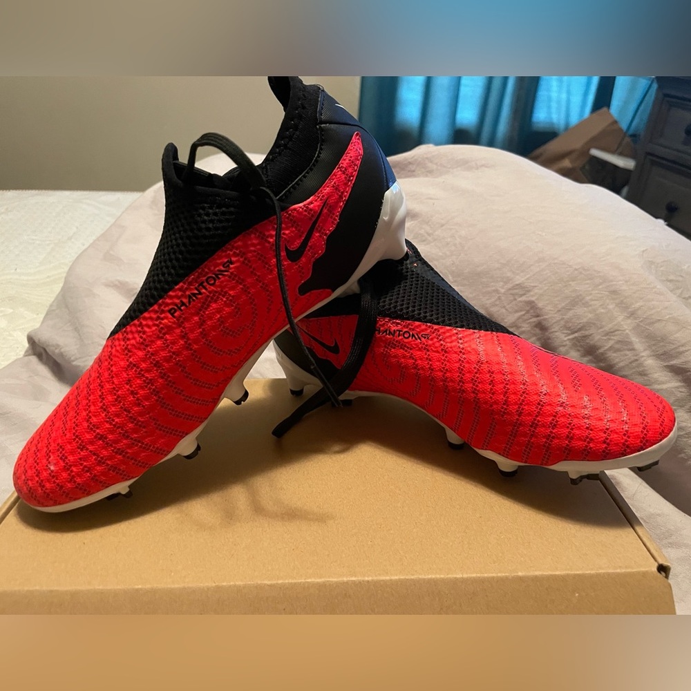 Phantom GX Academy soccer cleats